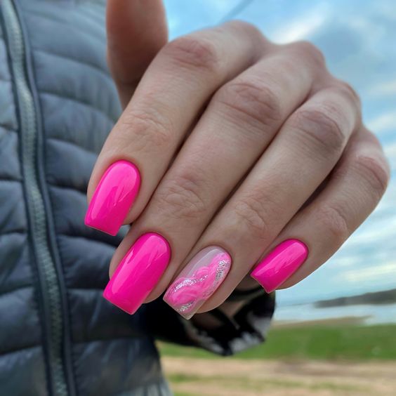 Różowe kwadratowe paznokcie