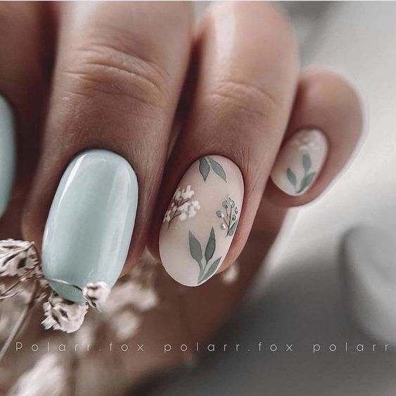 Delikatny manicure na wiosnę