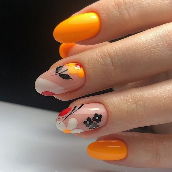 Neonowe pomarańczowe paznokcie