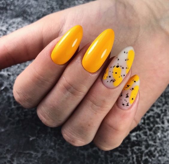 Pomysły na pomarańczowe paznokcie
