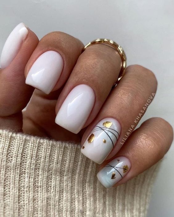 Białe paznokcie do szkoły