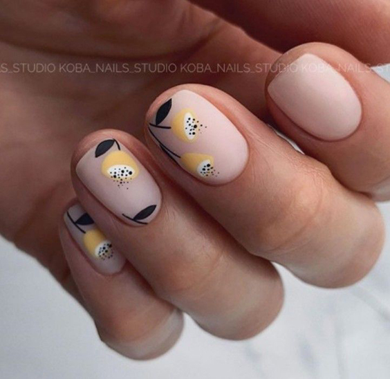 Matowe paznokcie do szkoły