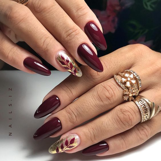 Eleganckie bordowe paznokcie