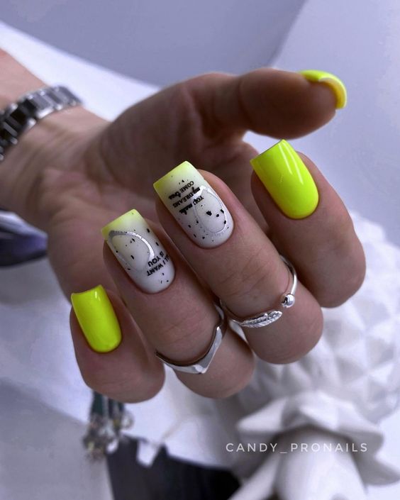 Neonowy manicure na wakacje