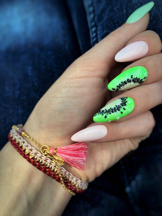 Paznokcie z owocowymi wzorkami na lato