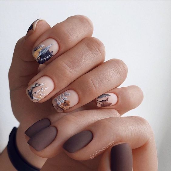 Jesienne paznokcie w kolorze brązowym